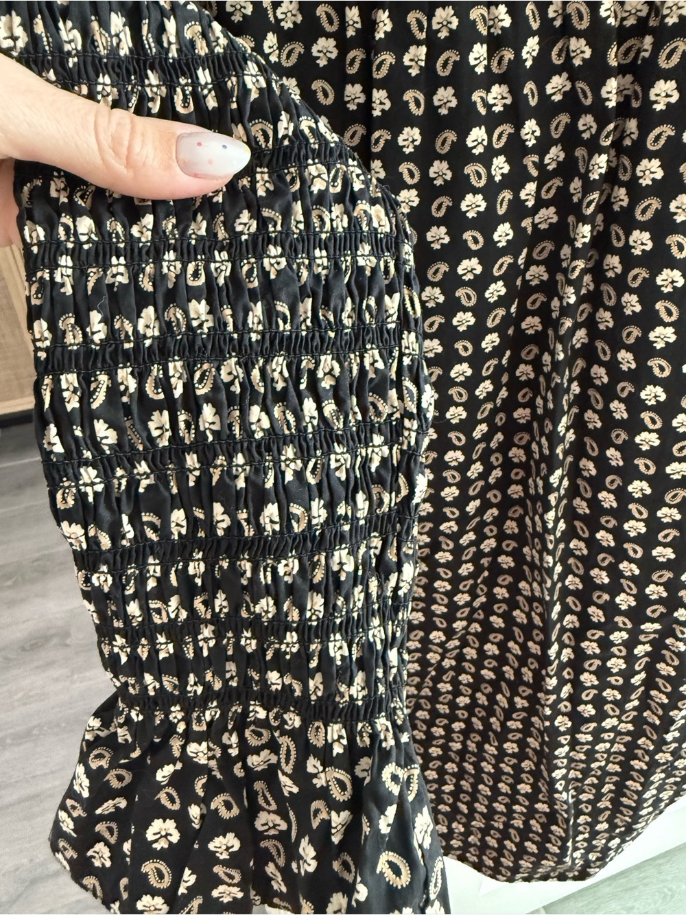 Doen Floral Smocked Dress - Picture 7 of 8